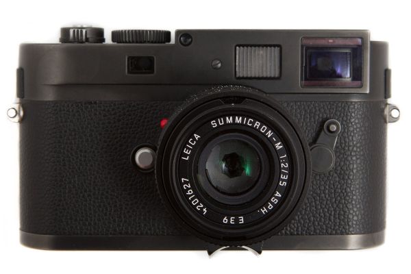 Leica m monochrom front