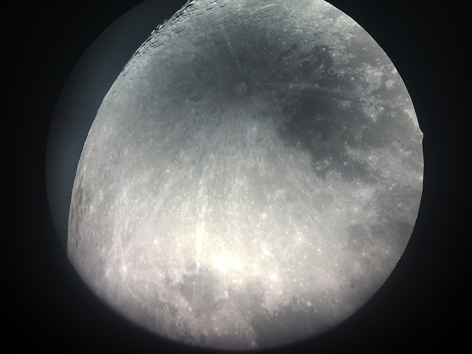 Foto maan met iphone door telescoop