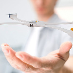 Selfies maken met een vliegende drone vanaf je pols