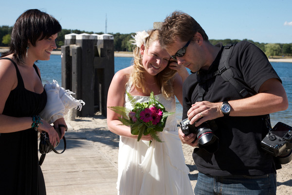 Foto's tonen aan de bruid