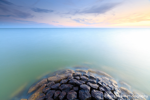 Zonsondergang boven het Ijsselmeer