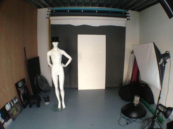 Studio wide angle