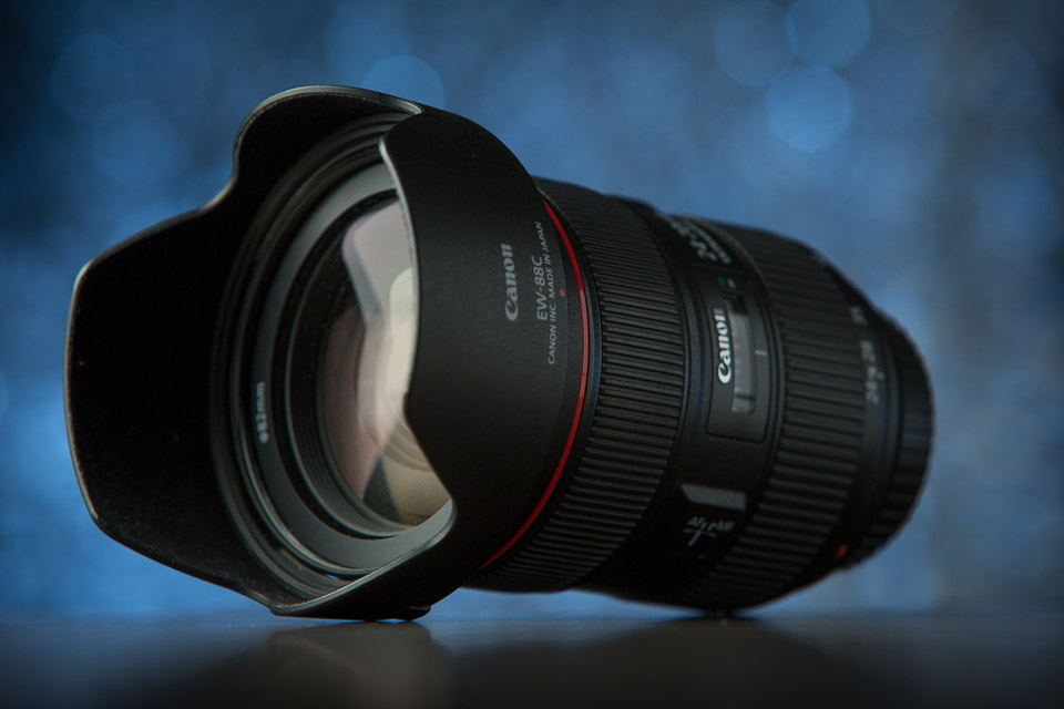 Canon 24-70mm met bokeh muur