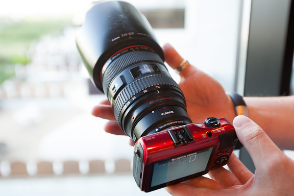 Canon EOS M met de EF 24-70mm f/2.8 L Canon EOS M met de EF 24-70mm f/2.8