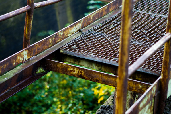 Vervallen loopbrug Vervallen loopbrug