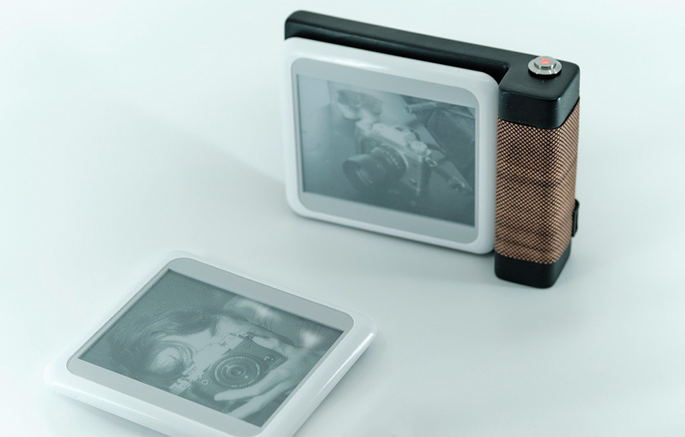 e-paper Polaroid e-paper Polaroid