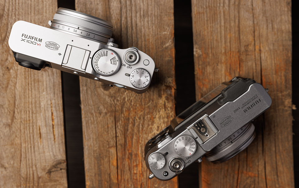 Fujifilm X100 versus X100VI Fujifilm X100 versus X100VI