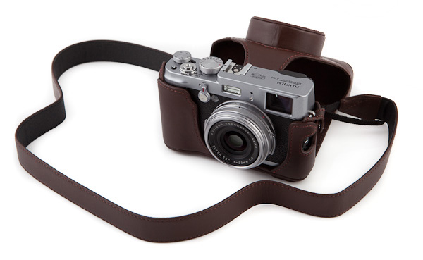 Fujifilm X100 met leren hoesje Fujifilm X100 met leren hoesje