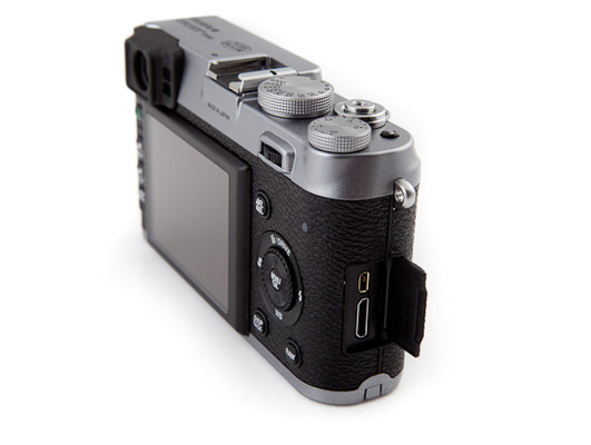 Fujifilm X100 Fujifilm X100