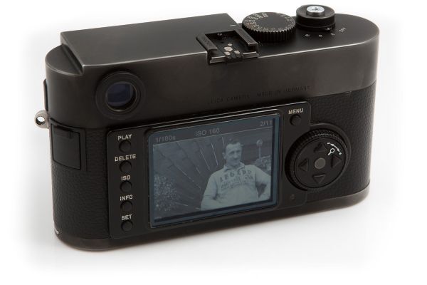 Leica m monochrome back