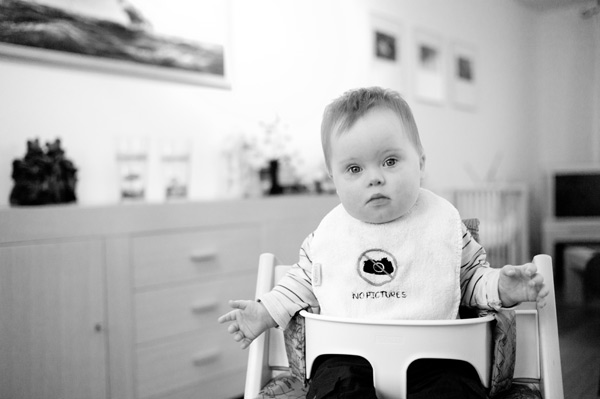 Mika in zijn stoel Mika in zijn stoel
