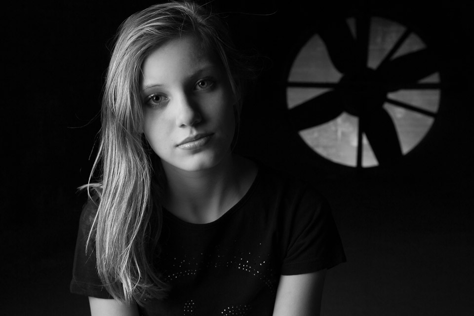 Sarah vasim fan bw Sarah vasim fan bw
