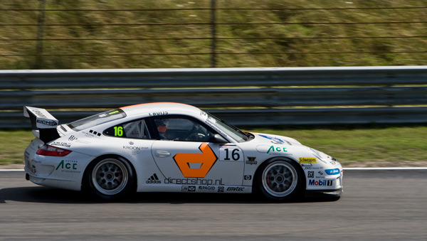 Tim Buijs in zijn Porsche 911