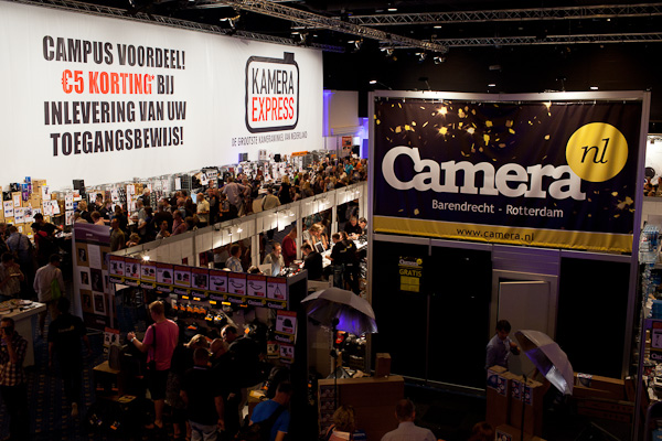 Zoom Campus; zaal met handelaren