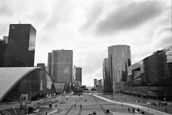 Het centrale plein van La Defense