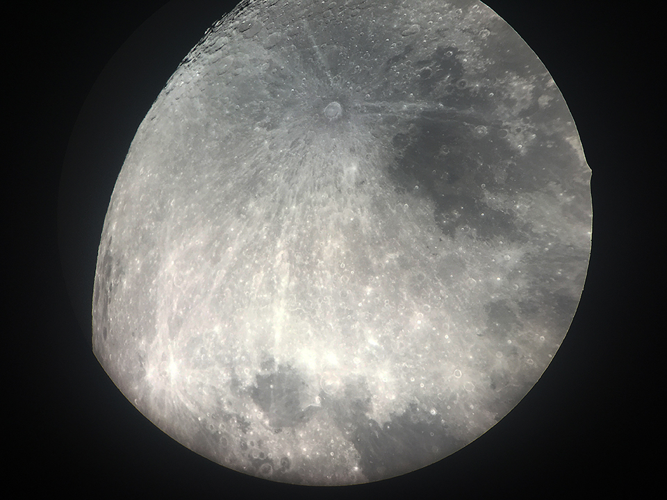 Foto Maan met iPhone door telescoop