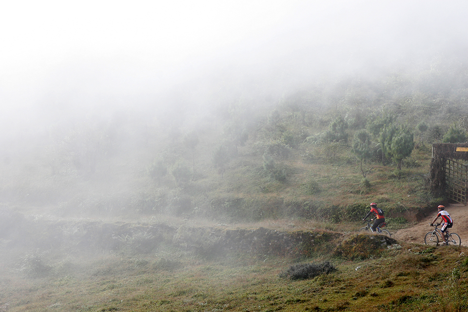 Mist mountainbiketocht nepal Mist mountainbiketocht nepal