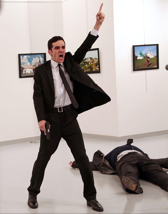 Winnaar World Press Photo 2016, door Burhan Özbilici