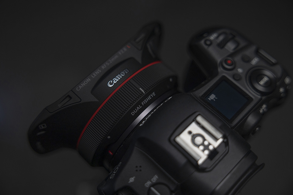 Canon EOS VR SYSTEM RF 5.2 mm F2.8L DUAL FISHEYE 3