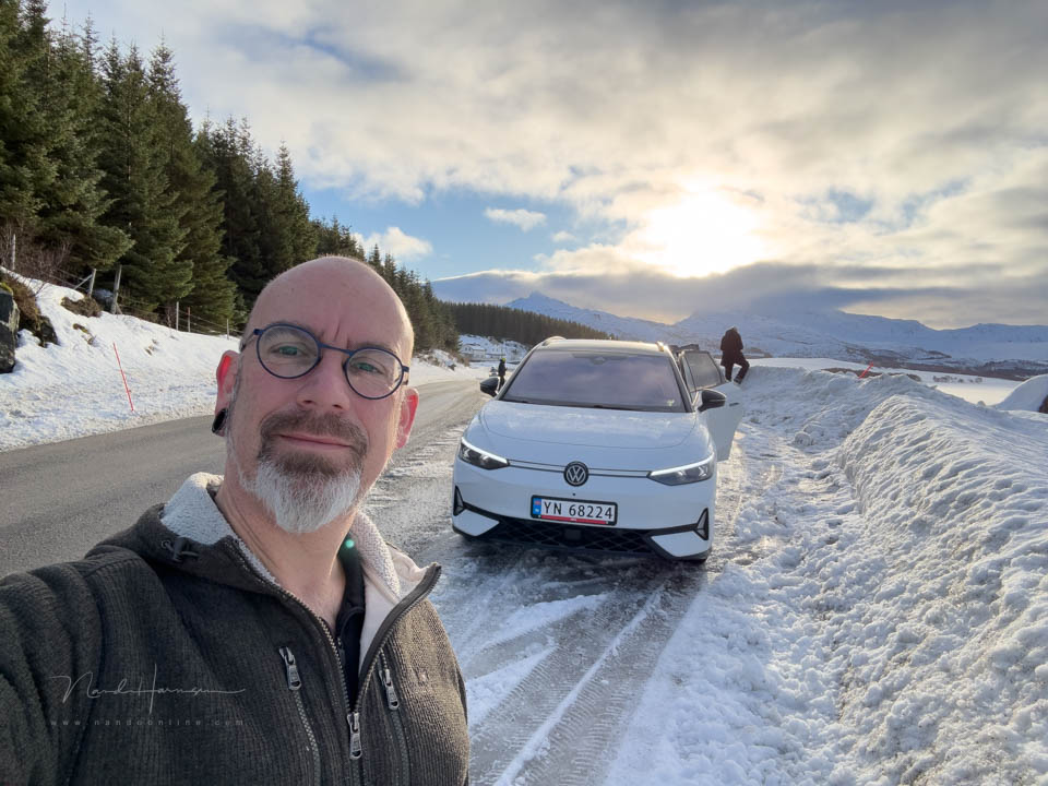 Nando smartphone selfie