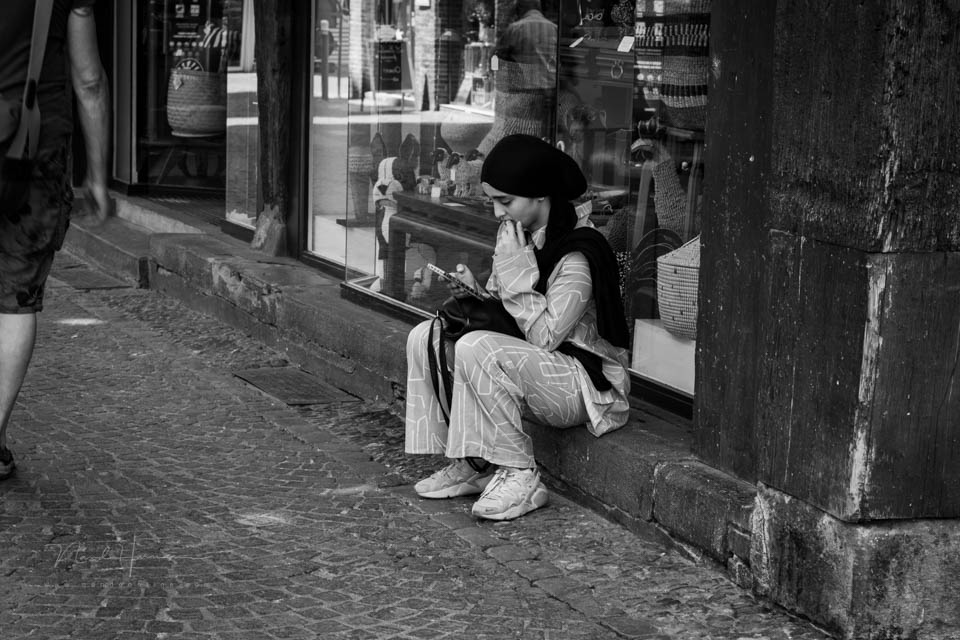 Nando straatfoto met valse noot