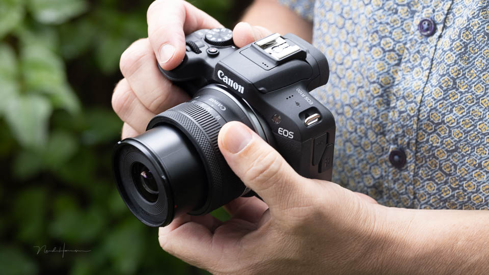 Nando eos r100 in de hand