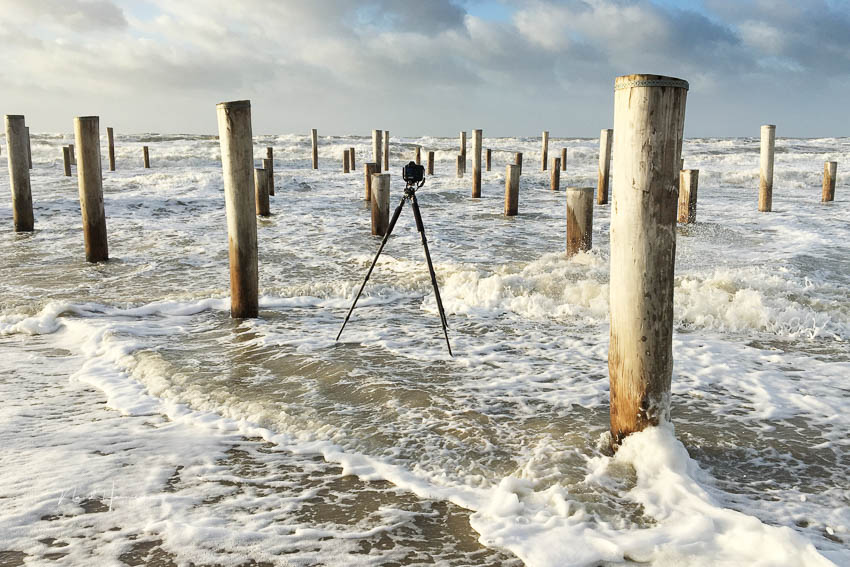 Nando statief aan zee