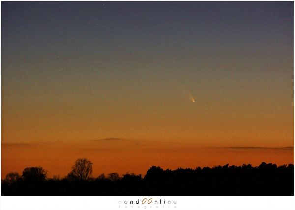 Panstarrs vlak  na zonsondergang