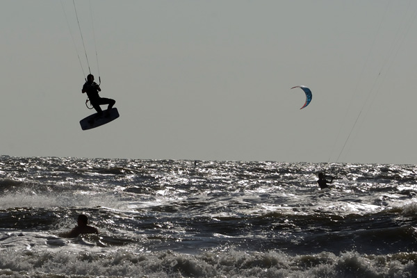 KiteSurfers 1
