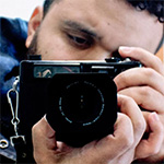 Fotograaf maakt van een analoge camera een digitale