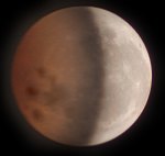 Astrofotografie van een maansverduistering belicht