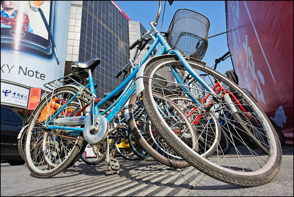 Parked bicyle in Xidan street