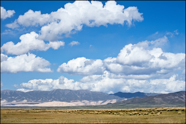 Beauty of nature at Qinghai Lake surrounding