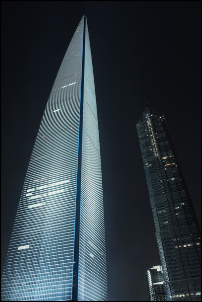 Architectuur bij nacht