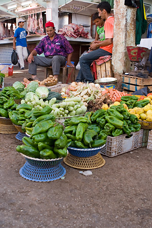 Paprika's te koop in de medina van Oujda